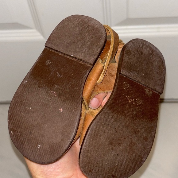 Adelisa & Co. Cruz Children's Leather
Sandals - Picture 5 of 5